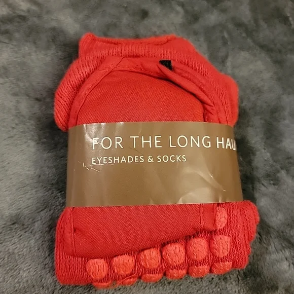 Delta Airlines Elite Business First Class Flight Amenity Kit - Picture 4 of 13